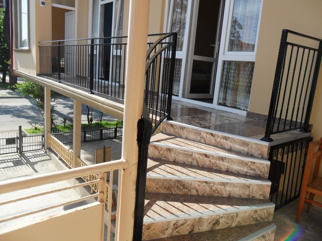 Guest House Nika Kobuleti Εξωτερικό φωτογραφία