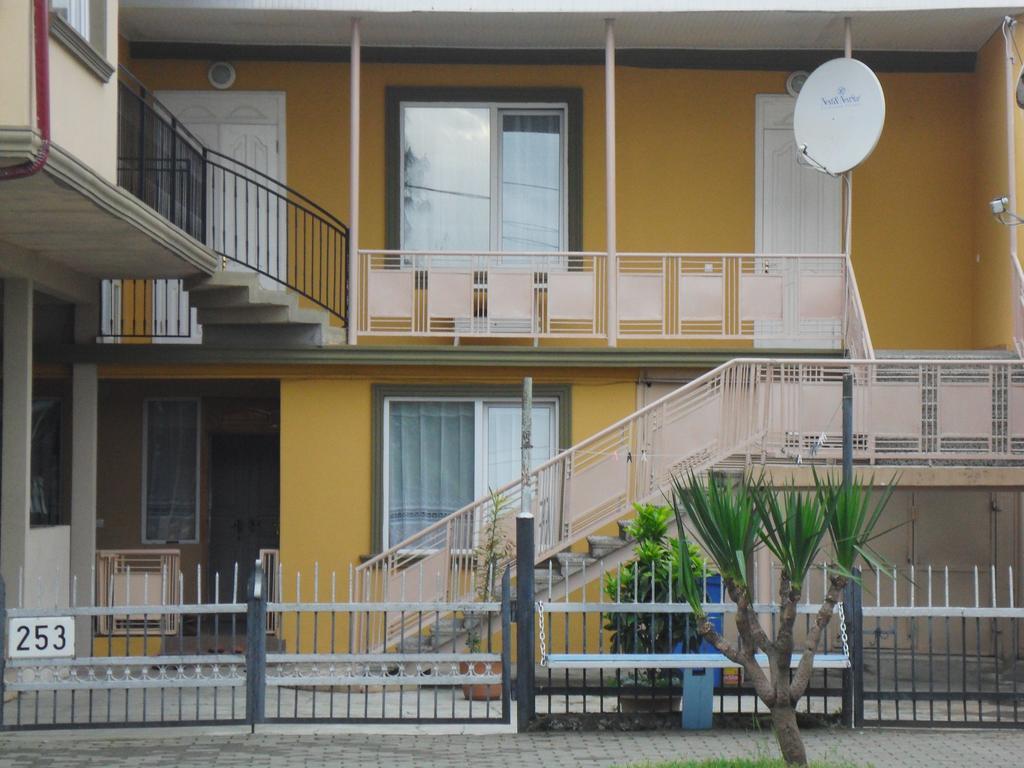Guest House Nika Kobuleti Εξωτερικό φωτογραφία