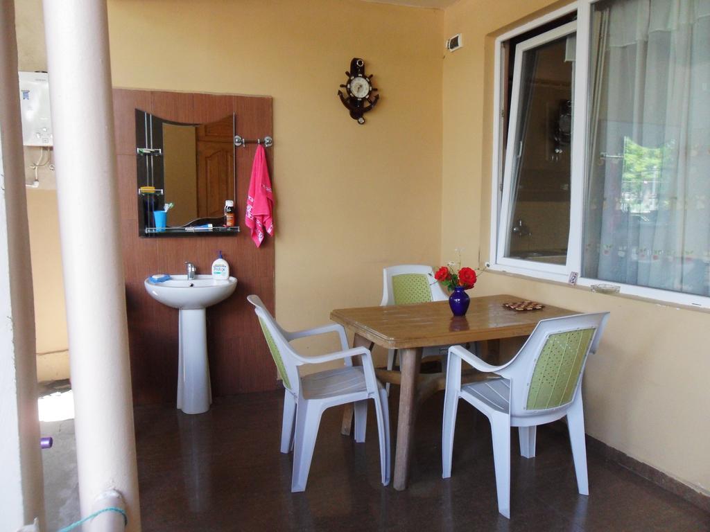 Guest House Nika Kobuleti Εξωτερικό φωτογραφία