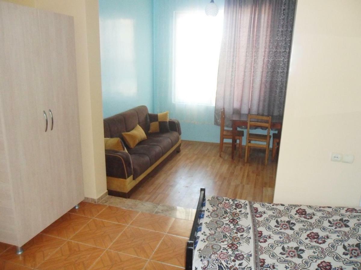 Guest House Nika Kobuleti Εξωτερικό φωτογραφία
